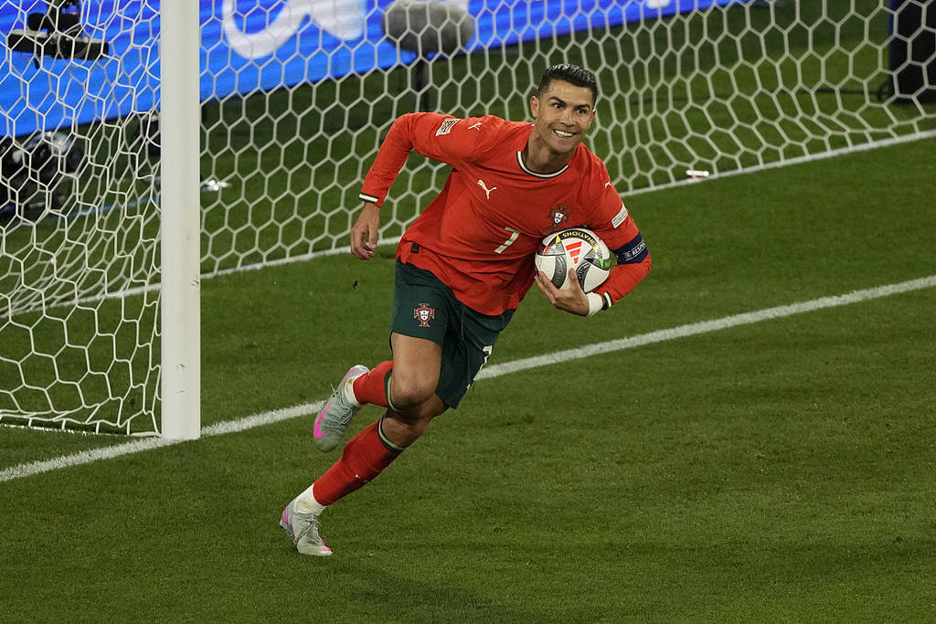 一家立足于江苏昆山-关于锐不可当首场状态出色，西班牙队观众沸腾！，C罗重返赛场再创辉煌时刻的信息-一家立足于江苏昆山