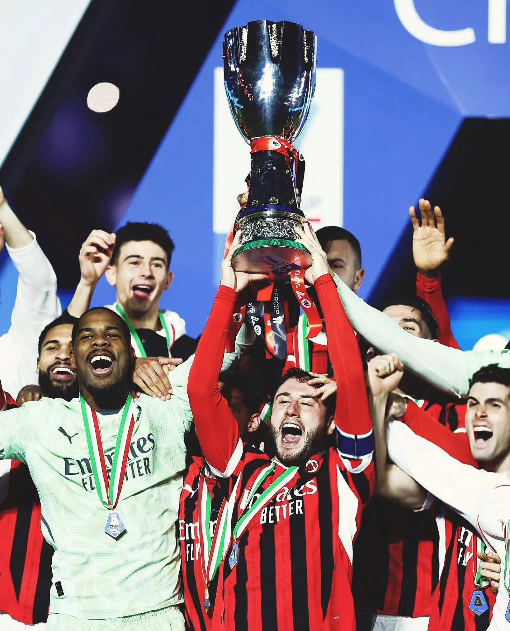 一家立足于江苏昆山-国际米兰训练开放日，赛前主帅复盘引欢呼，中超在即，控场能力受关注的简单介绍-一家立足于江苏昆山