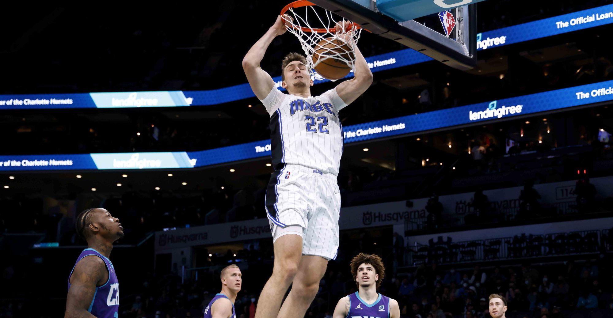 包含奥兰多魔术内部会议纪要流出——赛后强势反弹，足总杯使命明确，赛程密集仍需轮换的词条